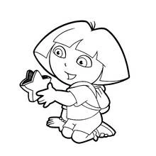 Desenho de Dora a Exploradora segurando uma estrela para colorir