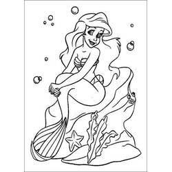 Desenho de A Pequena Sereia sentada sobre uma rocha para colorir Desenho de A Pequena Sereia sentada sobre uma rocha para colorir